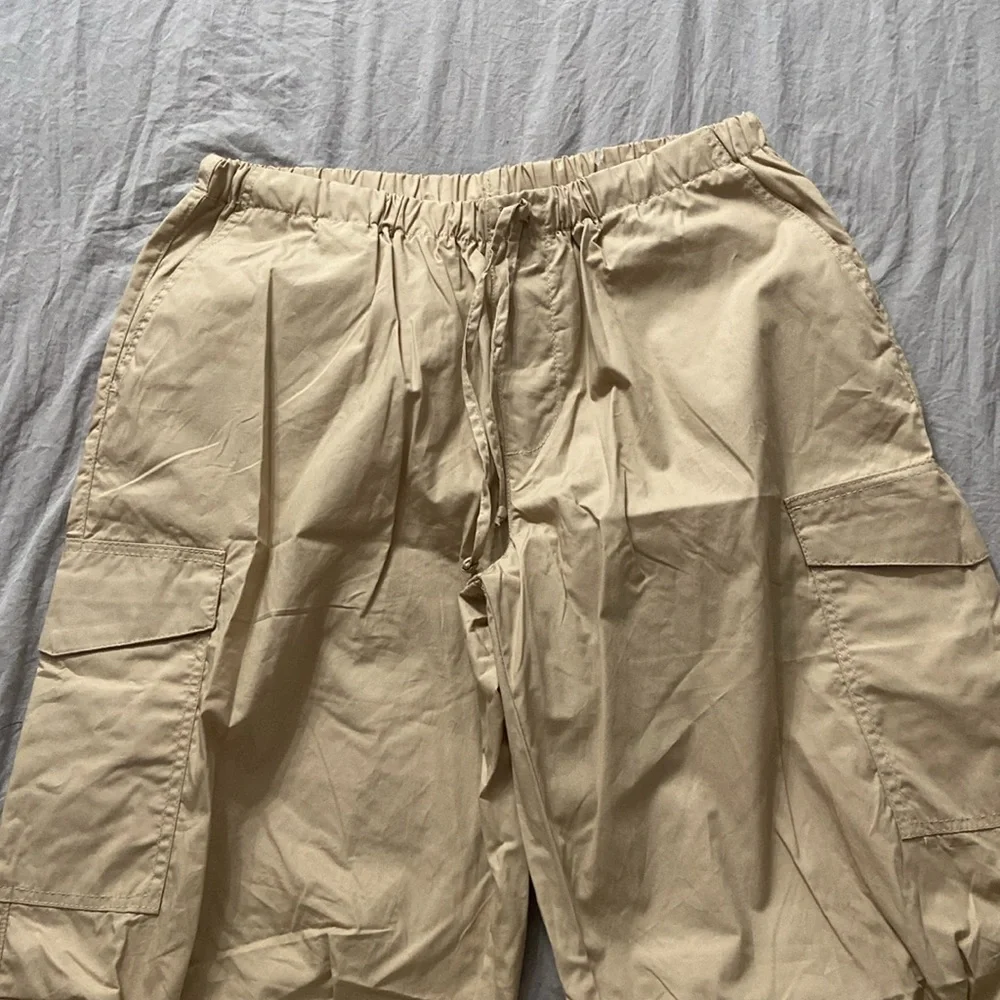 Cargo pants - Picture 2 of 2